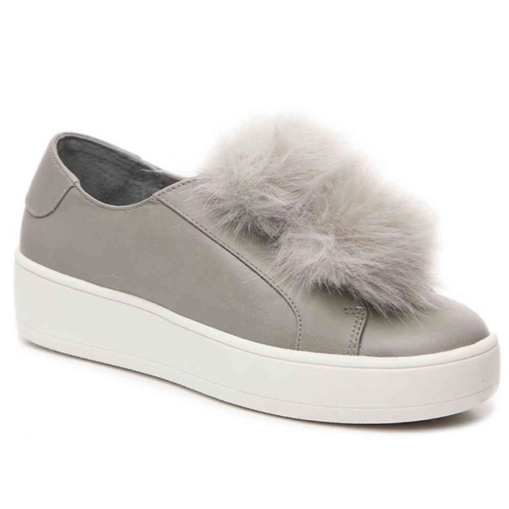 ⛔️SOLD⛔️Steve Madden PomPom Sneakers - Picture 15 of 16